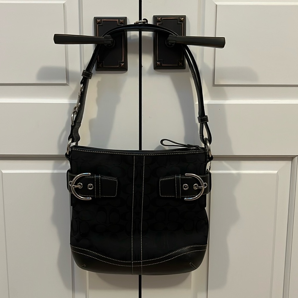 Coach purse with 4-way convertible strap